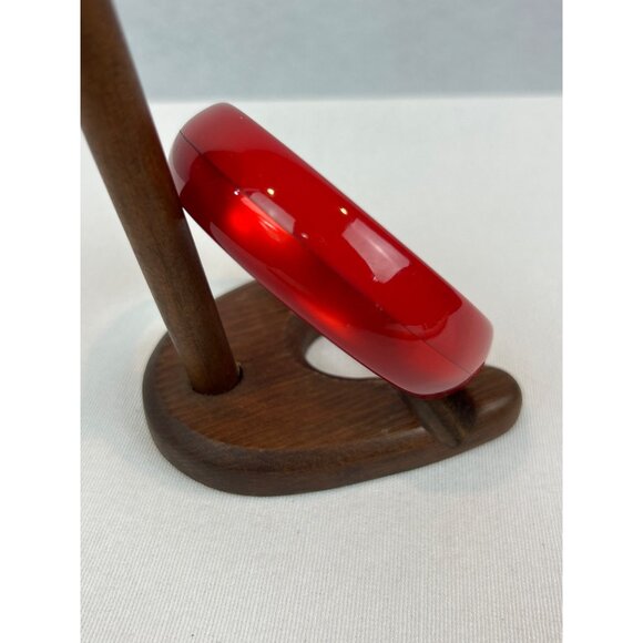 Red Lucite Bangle Bracelet Two-Tone Chunky Christmas 50s 60s Vintage Style - Picture 4 of 8